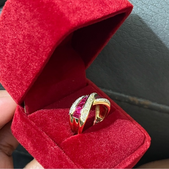 18k YG Ruby ring with dia - Picture 8 of 10